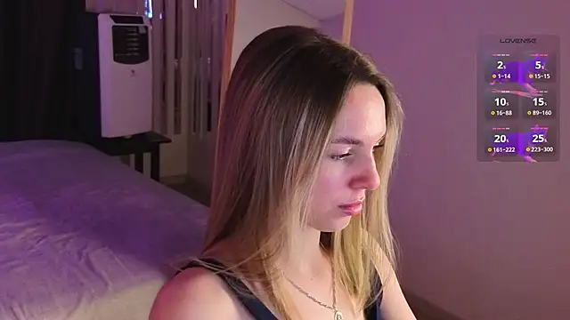 molly_crystal's cam snapshot