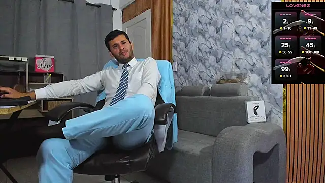 Hideintheoffice live sex cam