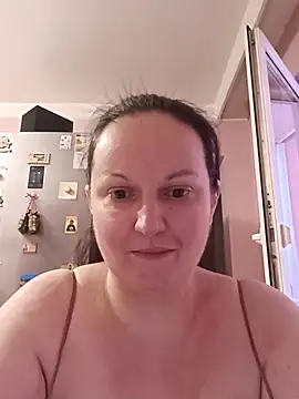 BustyLadyAlma live sex cam
