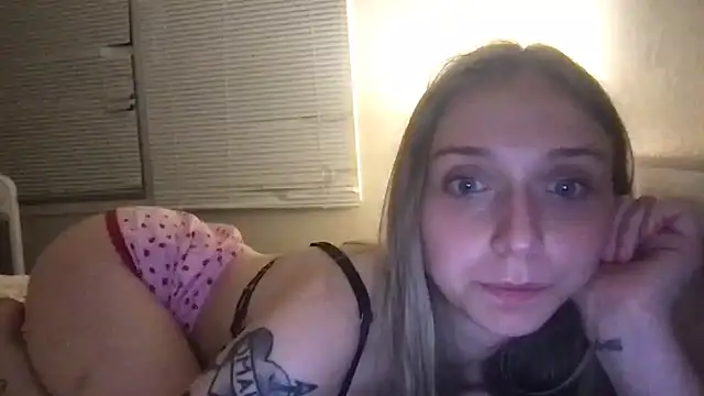 rose_puzzy69's cam snapshot