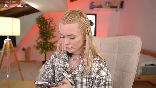 LexieLoree live sex cam