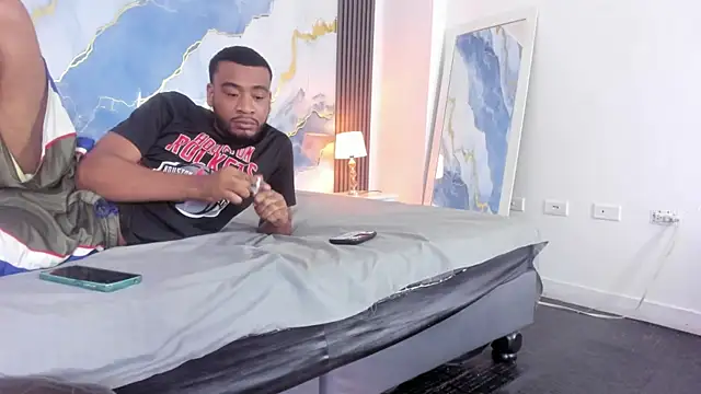 Kylieandjhonny's cam snapshot