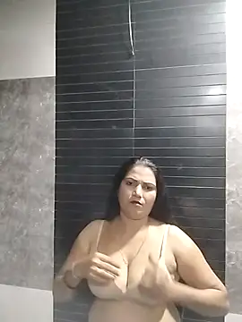 Loveina_horny's cam snapshot