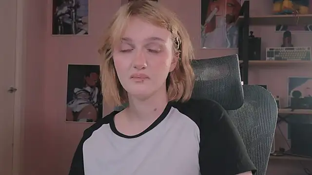 ELLIEJAY live sex cam