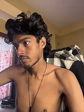 RavenKisses live sex cam