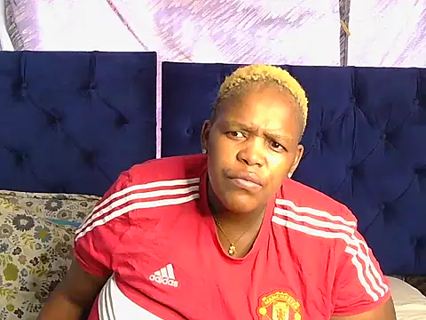 Chubbychunky24 live sex cam