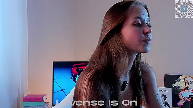 FalineDowlen live sex cam