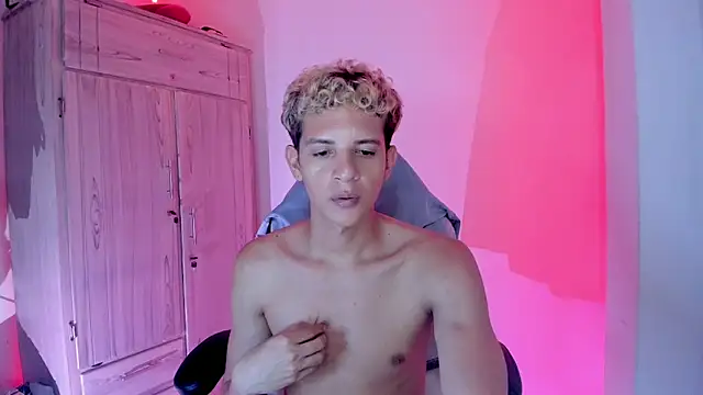 tylernova live sex cam