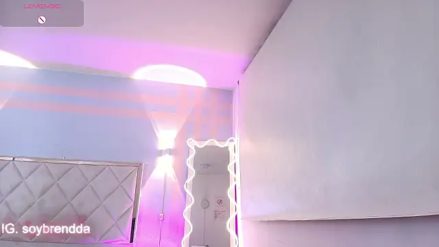 Brendda_tay live sex cam