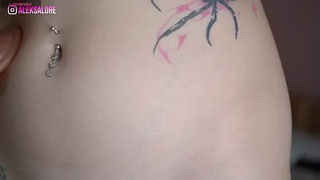 LexieLoree live sex cam