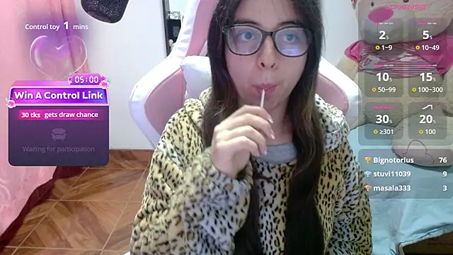 Maggie_Fox3's cam snapshot