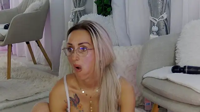 IsabelleEthan's cam snapshot