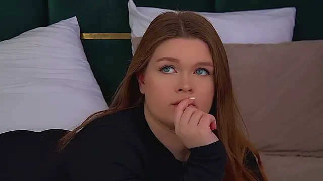 CrystalLyons's cam snapshot