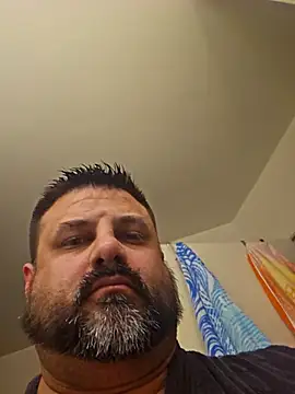 Roddog18 live sex cam