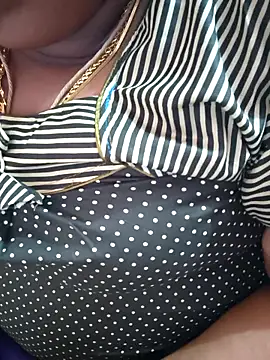 sweetrevathi live sex cam