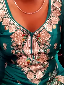 pari_rani7's cam snapshot