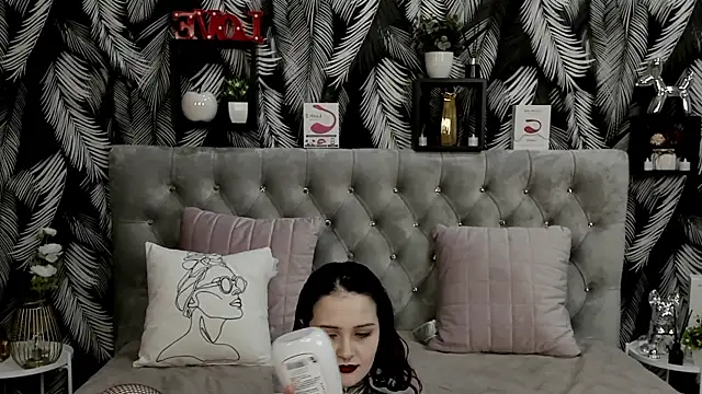 MiraXMagic's cam snapshot