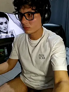 Ais_B10's cam snapshot