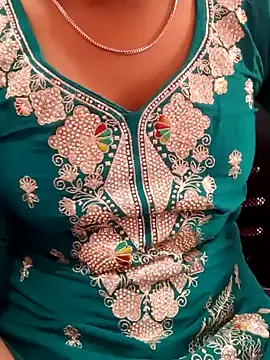 pari_rani7's cam snapshot