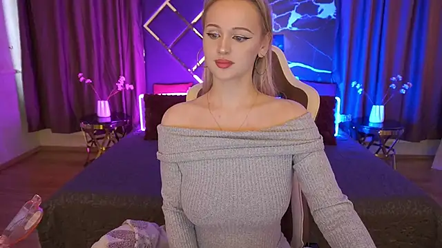 LylaYeess live sex cam