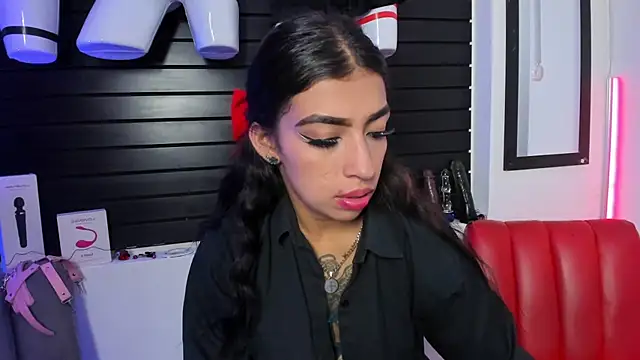 TeennNaugthy18's cam snapshot