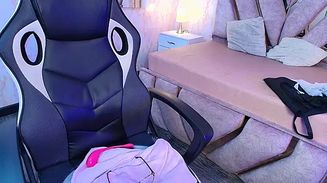 redd_pandaa's cam snapshot