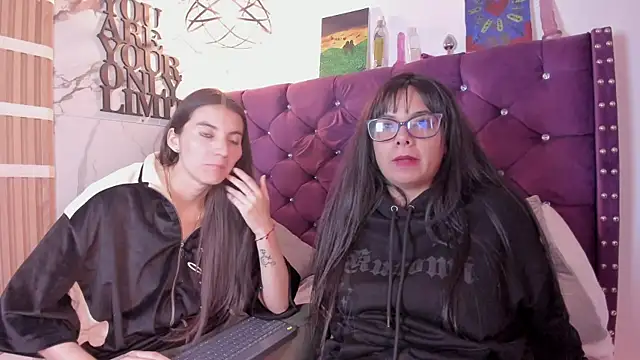 Valkiria-and-Dione's cam snapshot