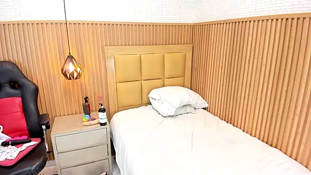 LOLAMAXI's cam snapshot