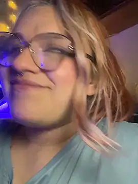 Sophia_Weest99's cam snapshot