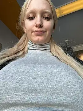 Milkyy_wway's cam snapshot