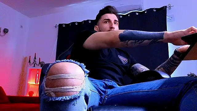 MightyAaron66's cam snapshot