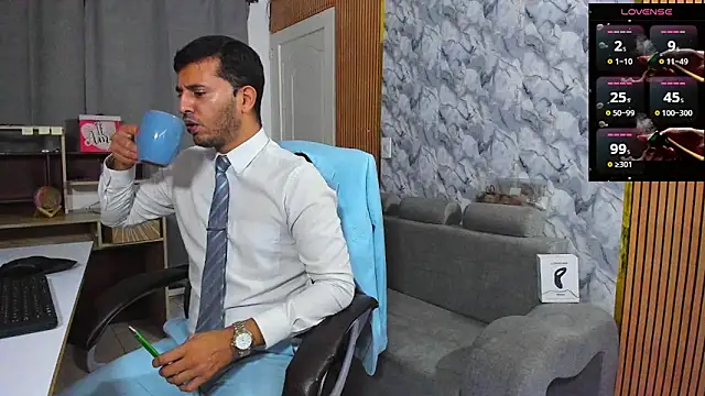 Hideintheoffice's cam snapshot