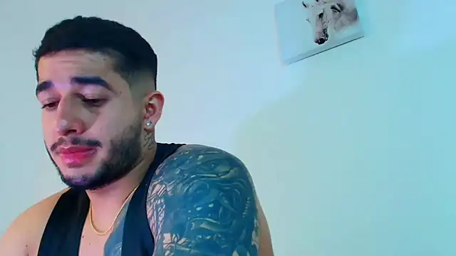 king_falconer's cam snapshot