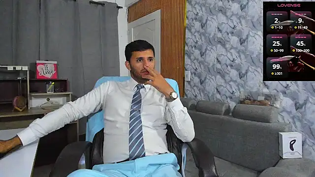 Hideintheoffice's cam snapshot