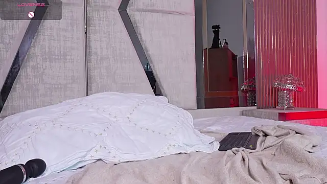 CleeoAdams_'s cam snapshot