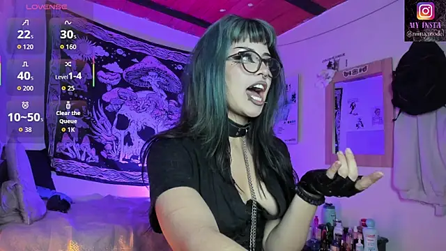 princesita_valija_'s cam snapshot