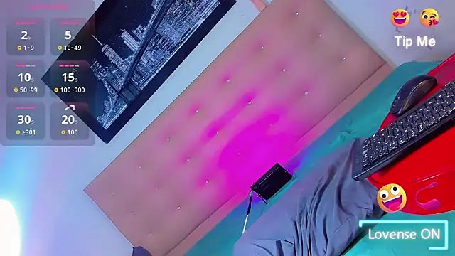 -Issa-Doll live sex cam