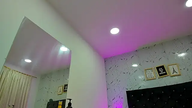 Alma_Stevenson live sex cam