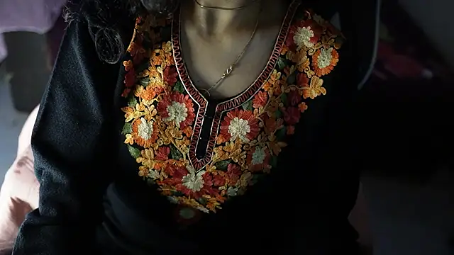 -AyeshaSinghania-'s cam snapshot