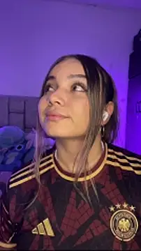 AnnyLopezzz_'s cam snapshot