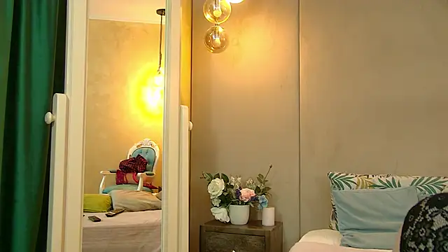 EllieWest's cam snapshot