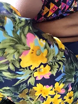 yamini1431's cam snapshot