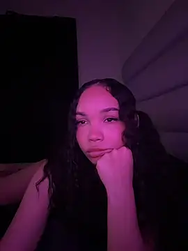 nikkiloveee's cam snapshot