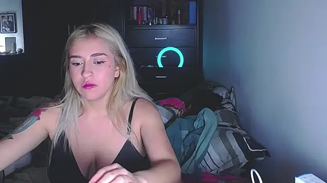 sara_and_jhon's cam snapshot