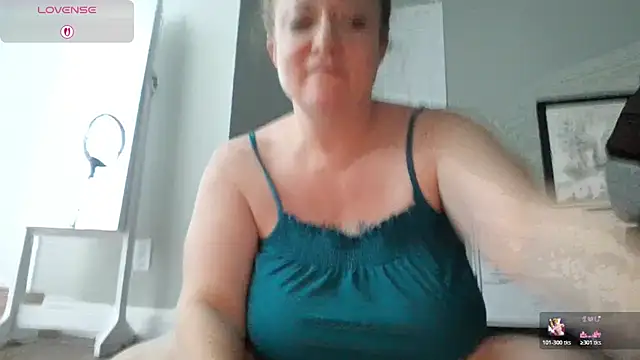 julimonroe live sex cam