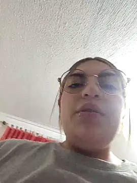 mila_curvy's cam snapshot