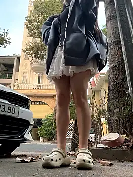 Linh_2004 live sex cam