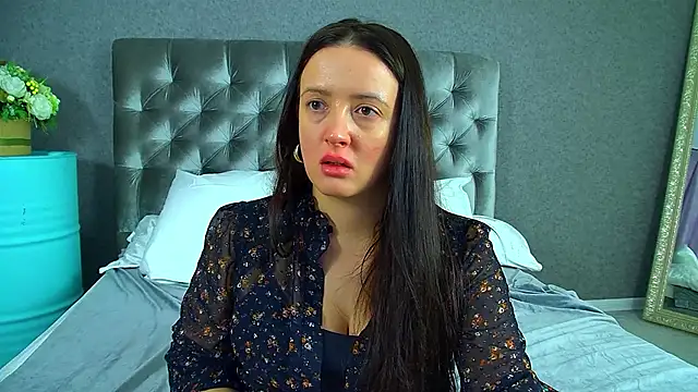 ElinaBellucci's cam snapshot