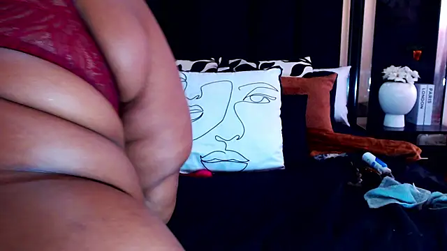 MONSTERTITS44DDD's cam snapshot