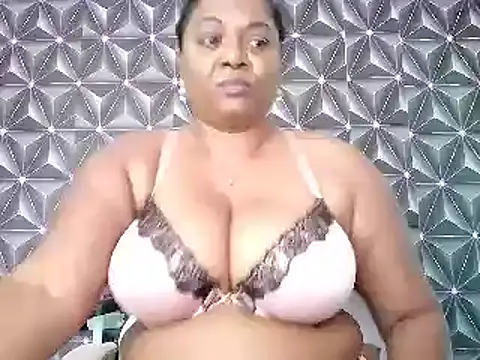 IndianDelia's cam snapshot